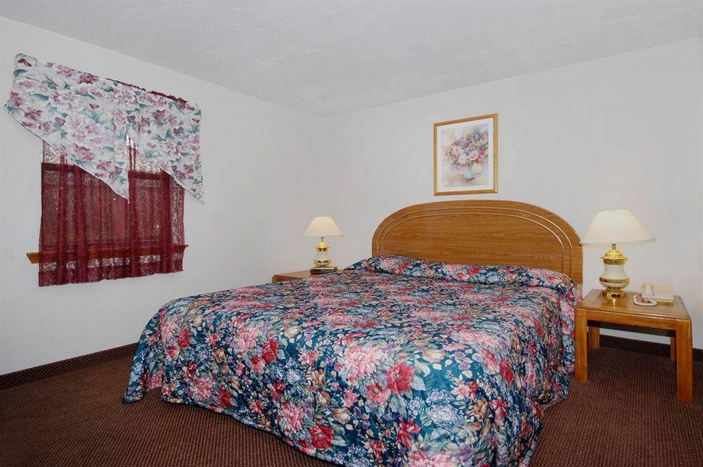 Tahlequah Oak Hill Inn And Suites מראה חיצוני תמונה