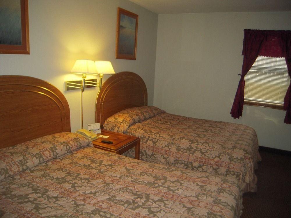 Tahlequah Oak Hill Inn And Suites מראה חיצוני תמונה
