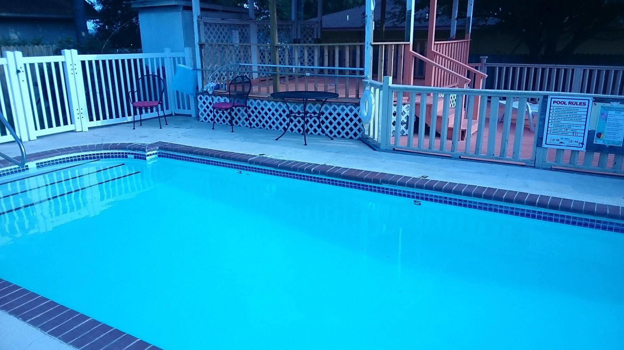 Tahlequah Oak Hill Inn And Suites מראה חיצוני תמונה