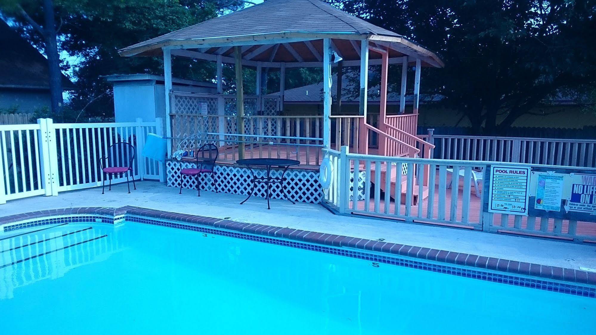 Tahlequah Oak Hill Inn And Suites מראה חיצוני תמונה